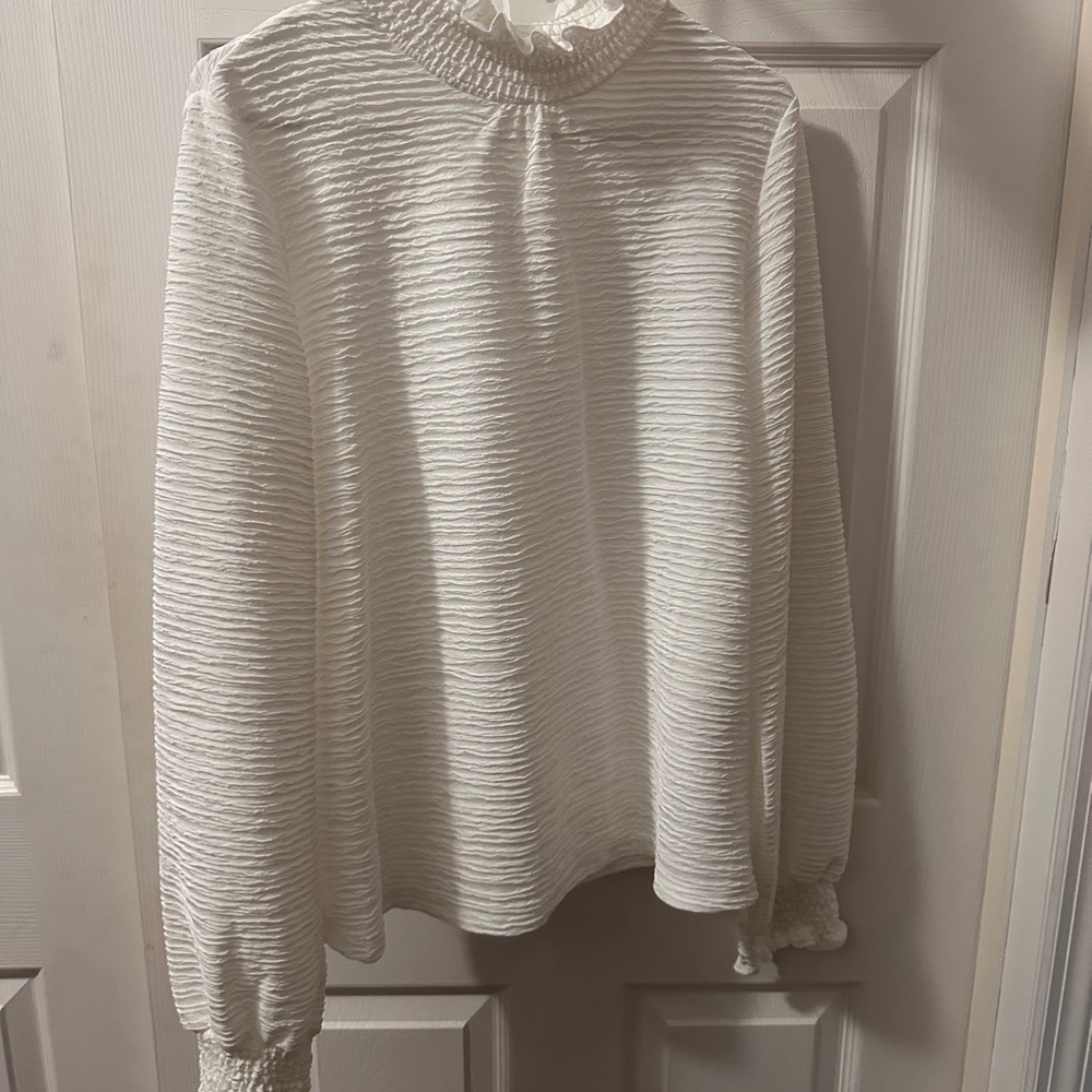 Elegant White Textured Blouse